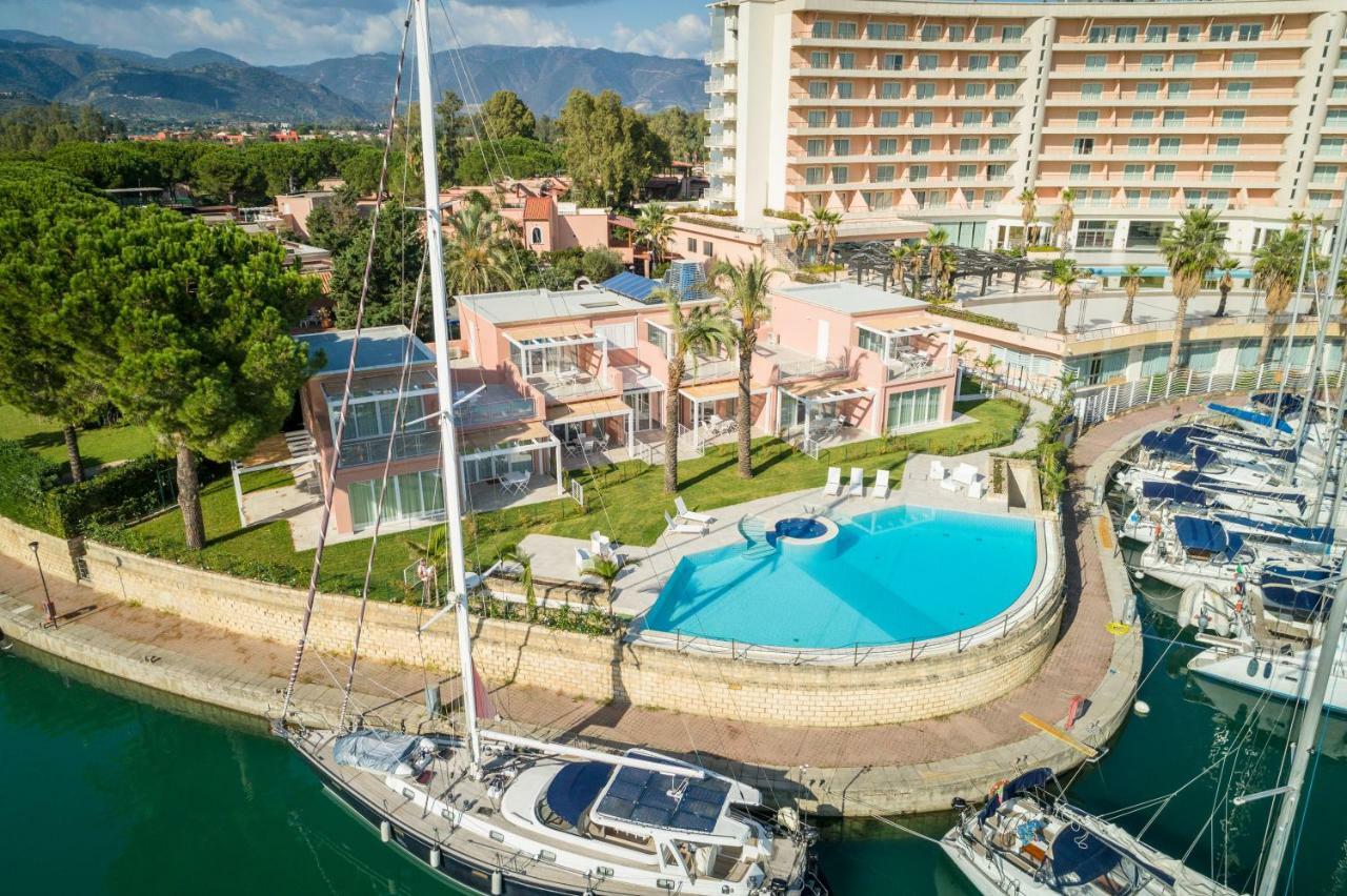Residence Delfino, Portorosa Furnari Exterior photo