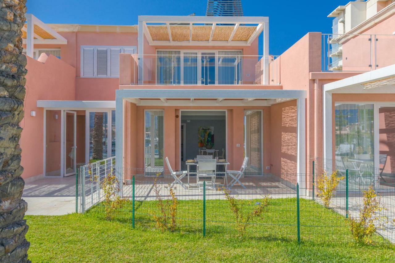 Residence Delfino, Portorosa Furnari Exterior photo