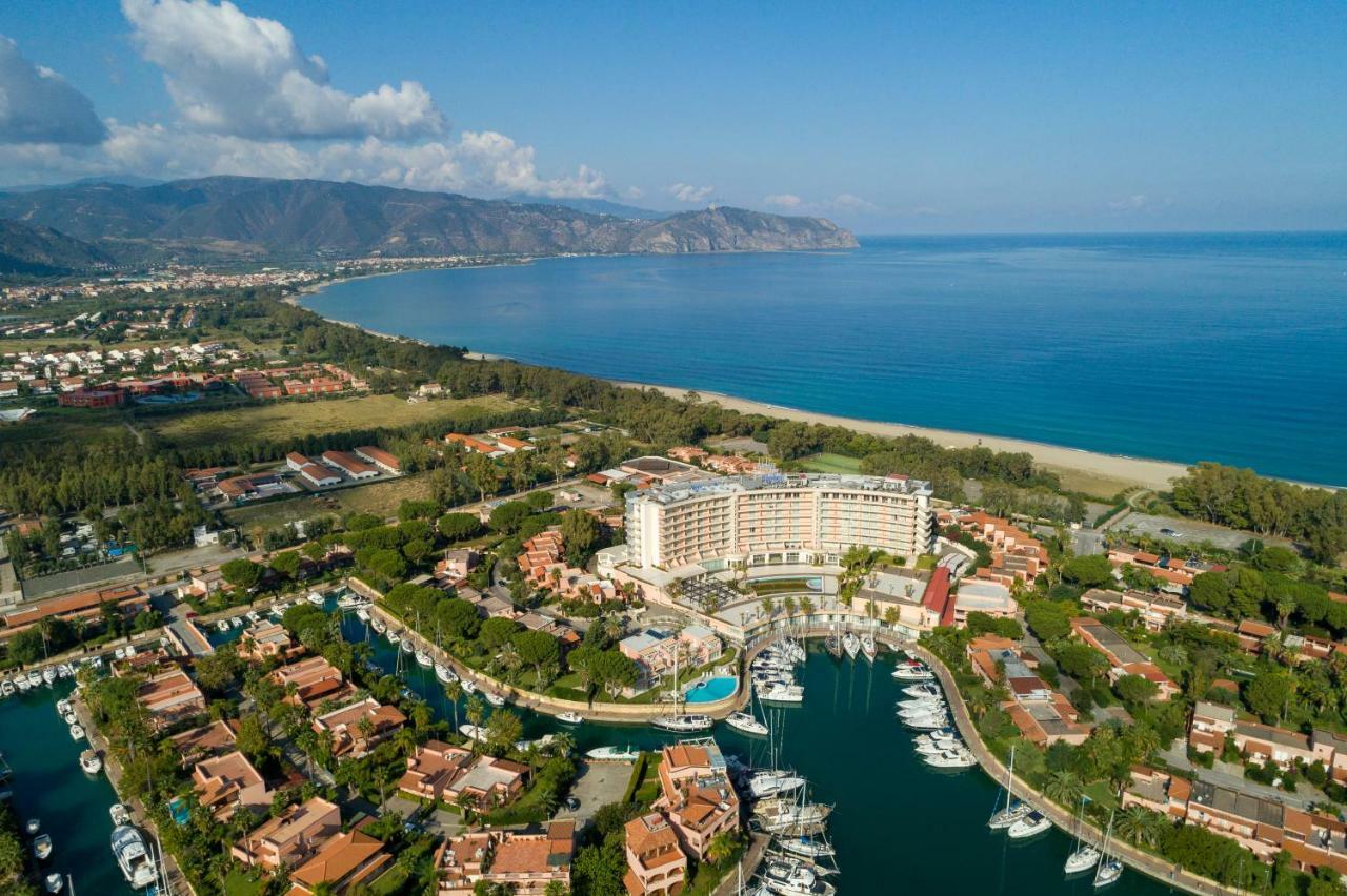Residence Delfino, Portorosa Furnari Exterior photo