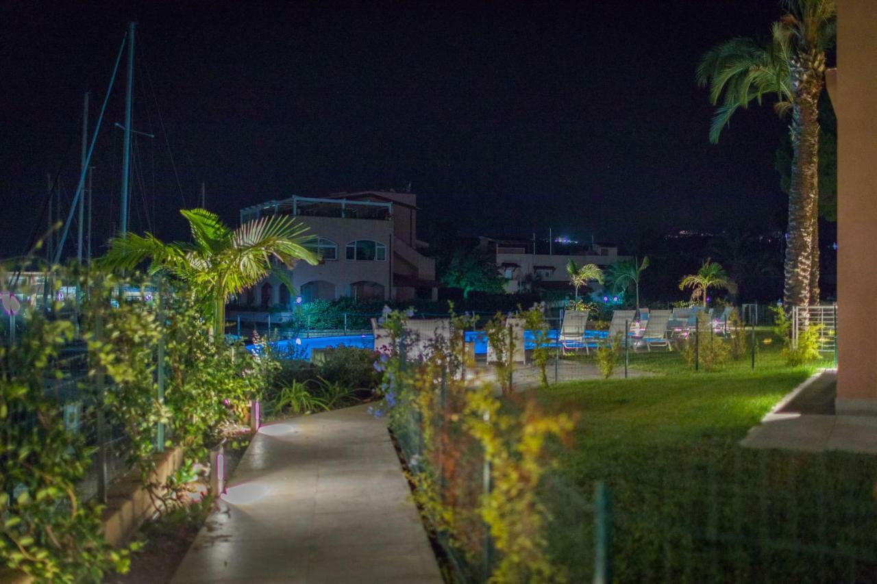 Residence Delfino, Portorosa Furnari Exterior photo
