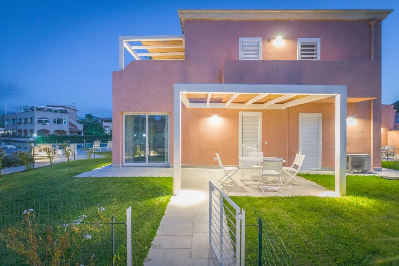 Residence Delfino, Portorosa Furnari Exterior photo