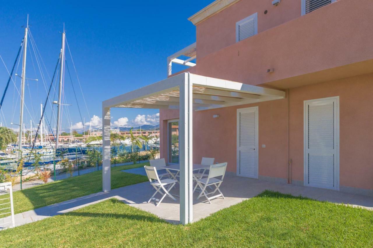 Residence Delfino, Portorosa Furnari Exterior photo